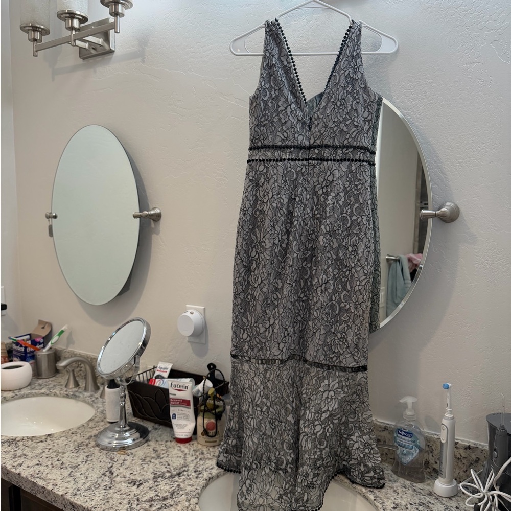 HOMAGE Gray Lace Midi Dress